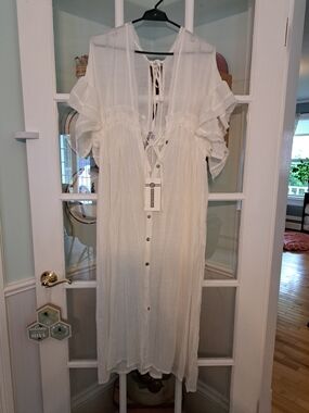 ❤️2/$25❤️White Lightweight Gauzy/flowy Button-Front Maxi